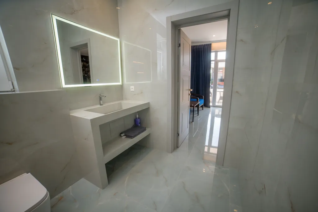 Роскошный дом с бассейном и сауной