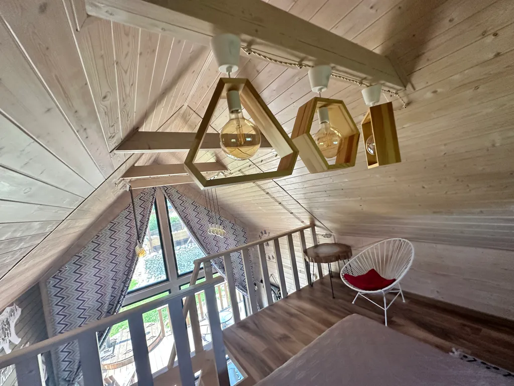 Барнхаус White