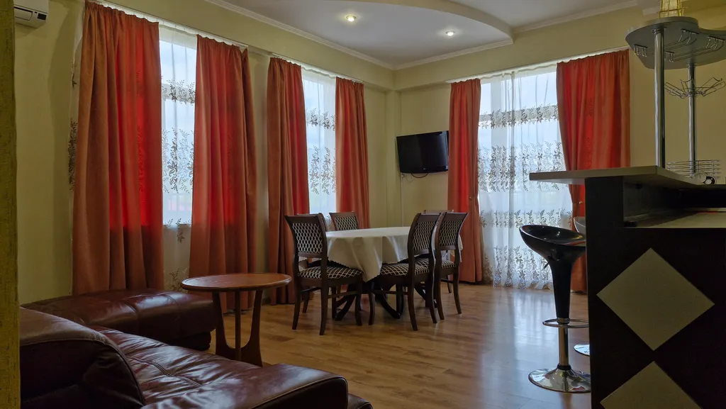 Просторная евро 3 квартира в центре у моря — аренда посуточно в Алушта