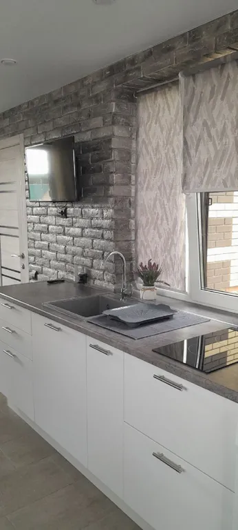 Комната-студия с отдельным входом, тихий район