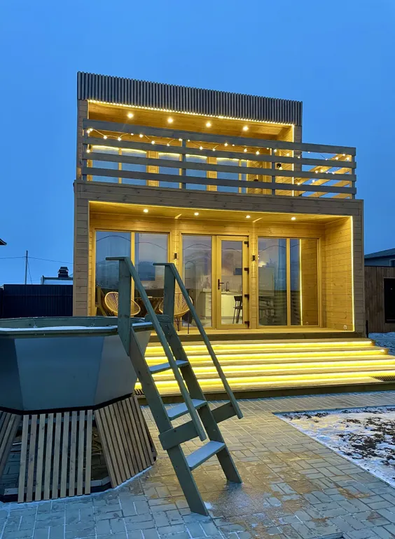 Cube House на берегу Волги