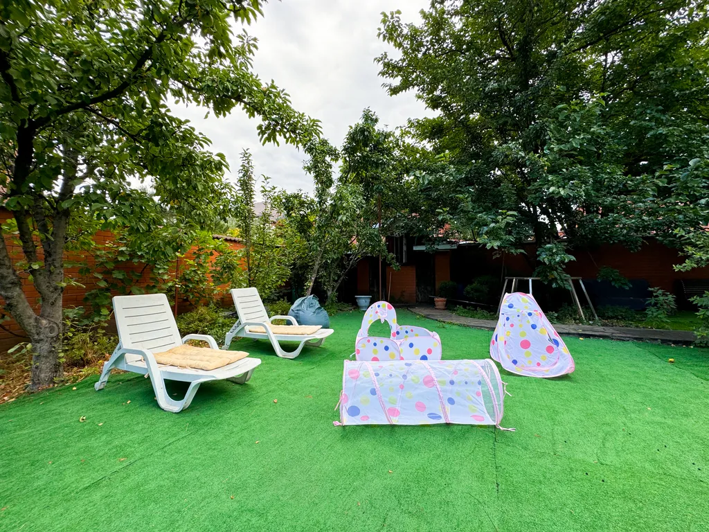 Дом с бассейном у парка Галицкого