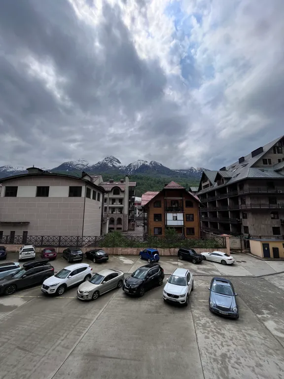 Студия с видом на горы