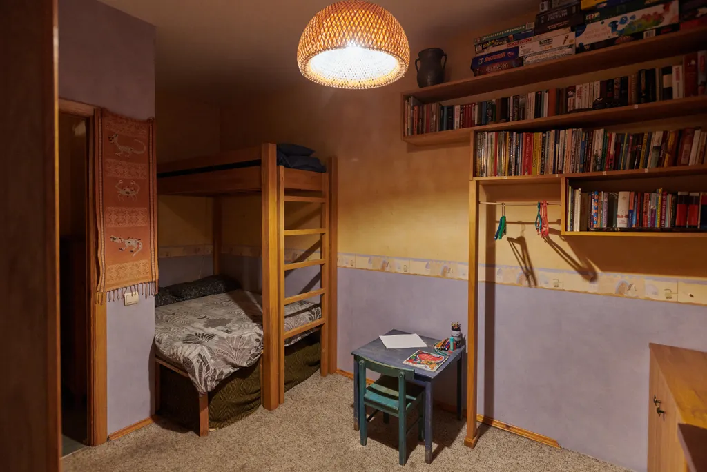 Квартира Квартира Старинная мебель в лучах солнца — Москва