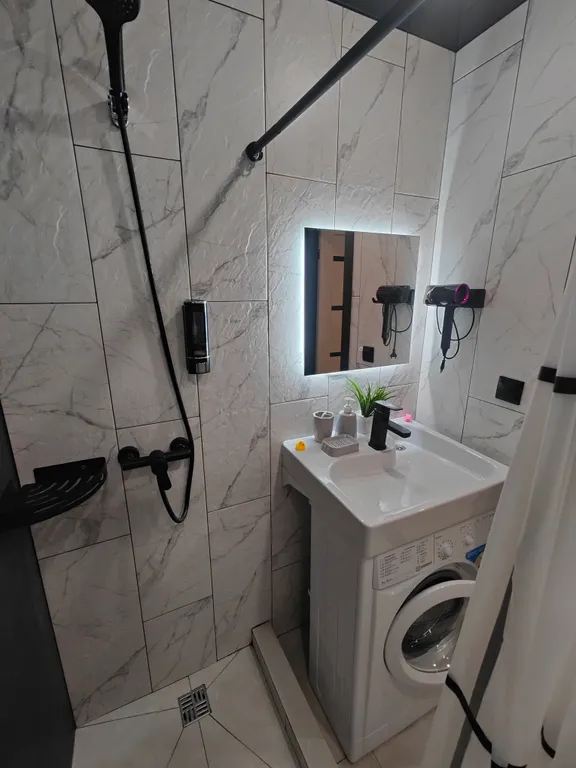 Квартира Уютная студия напротив Парка и Университета в центре Нефтяников — Омск