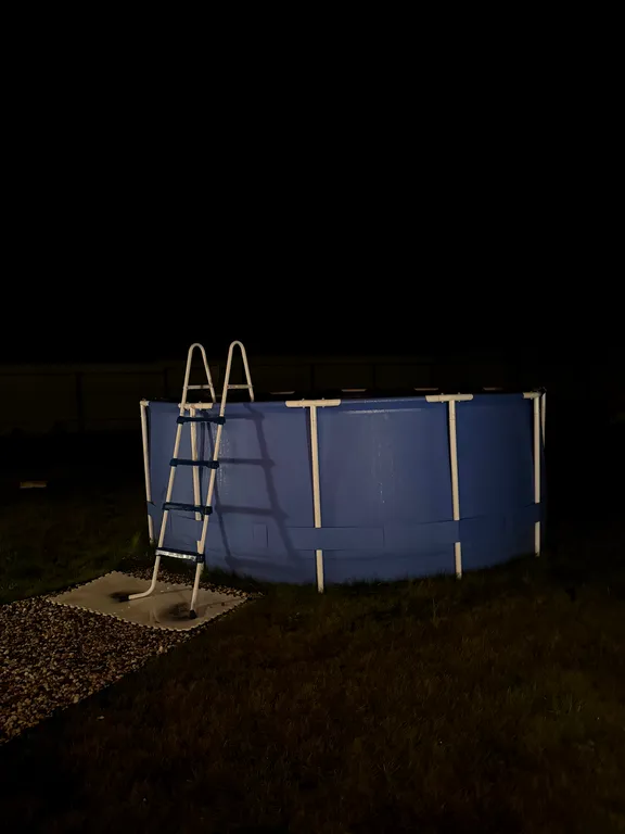 Дом с панорамными окнами на участке 10 соток