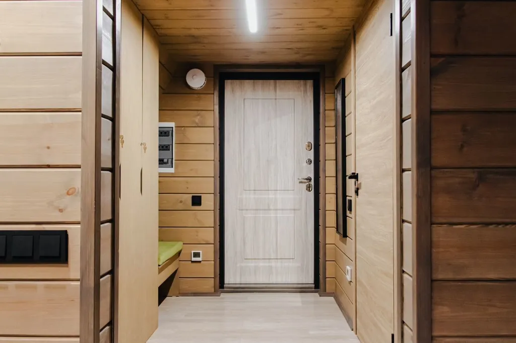 Дом Хвоя Темный