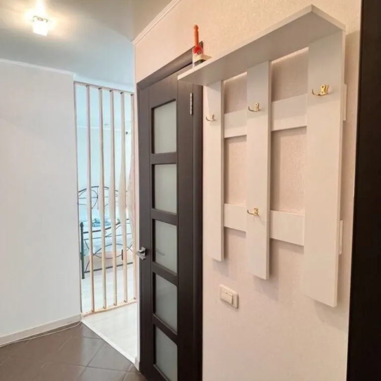 Отличнaя квартирa-студия в историческом цeнтрe горoда