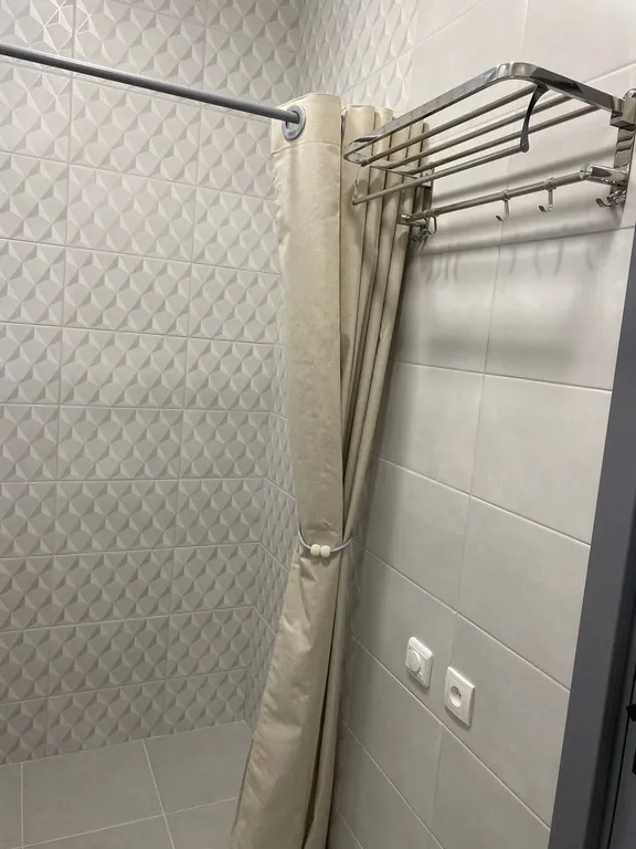 Второй этаж двухэтажного дома, с отдельным входом и общим двором