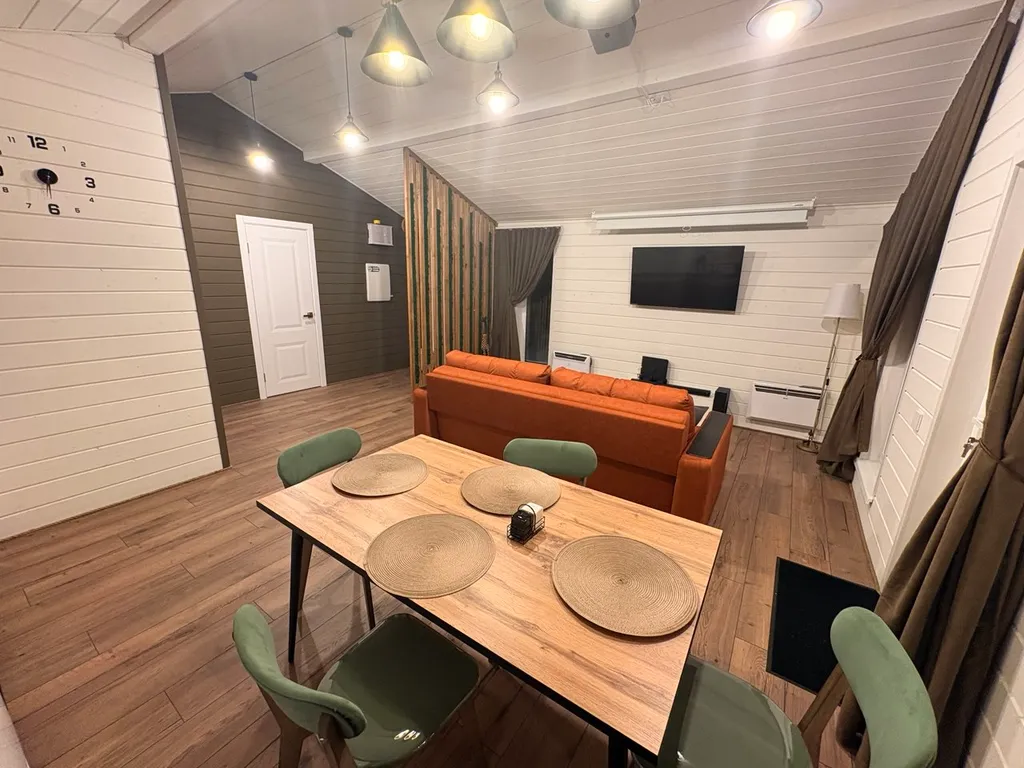 Домик в черте города Климовск