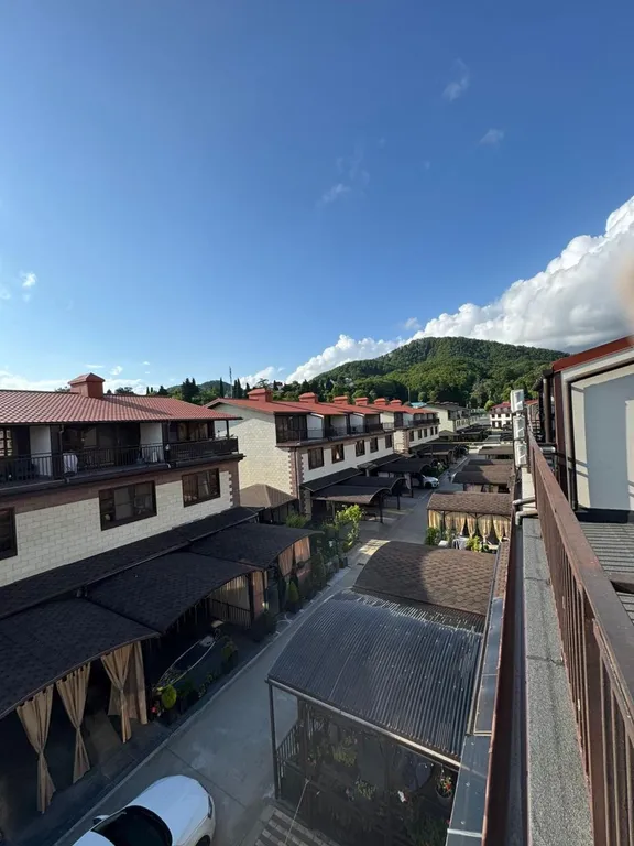 Трехэтажный таунхаус на море