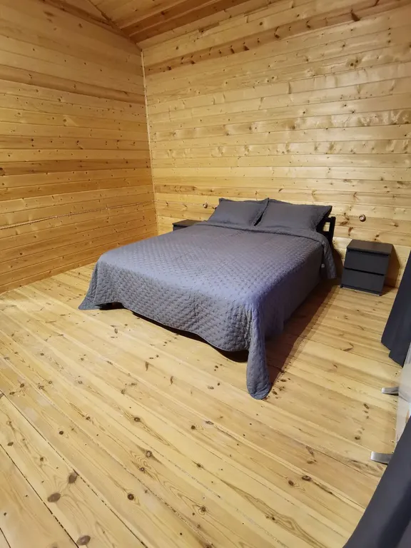 Уединённый загородный дом с баней на большом участке