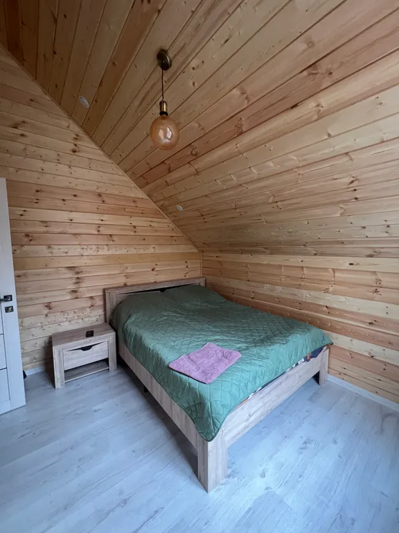 Барн хаус с видом на речку и бассейном