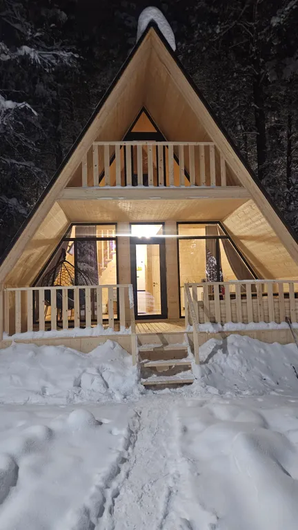 Коттедж Новый двухуровневый Афрейм, две спальни и гостиная на Софийской поляне — аренда посуточно в Архыз