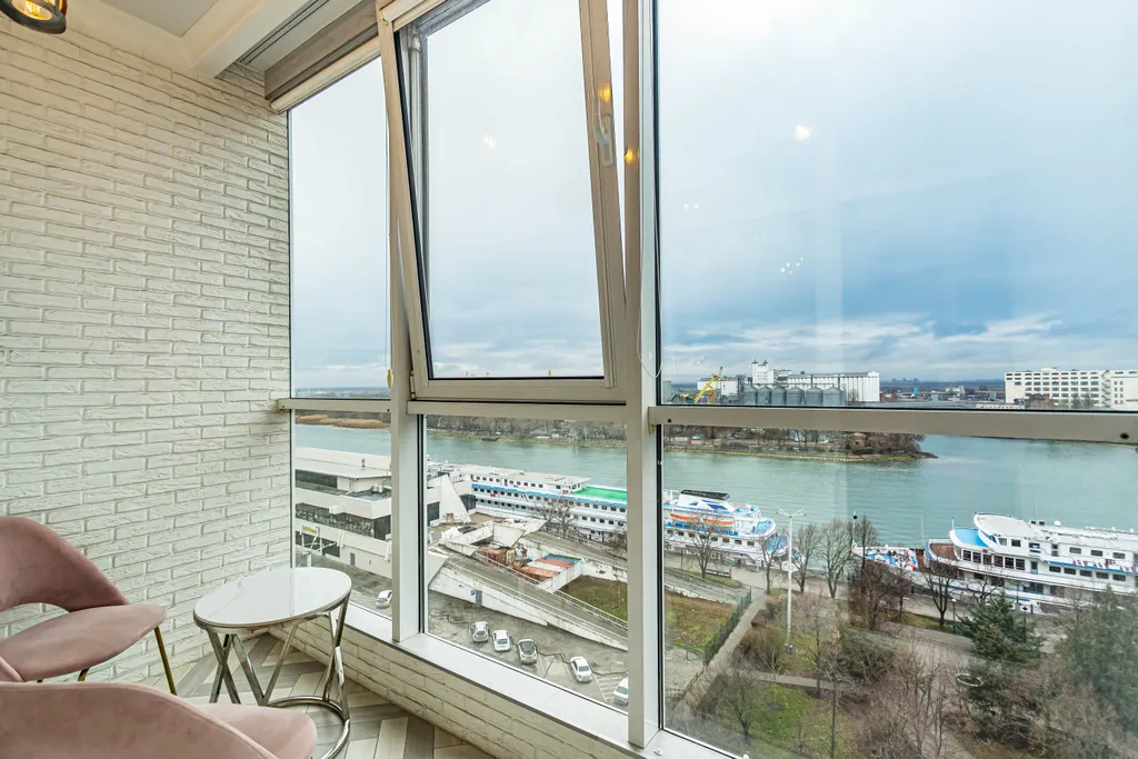 Красивая видовая квартира в центре города с видом на реку Дон