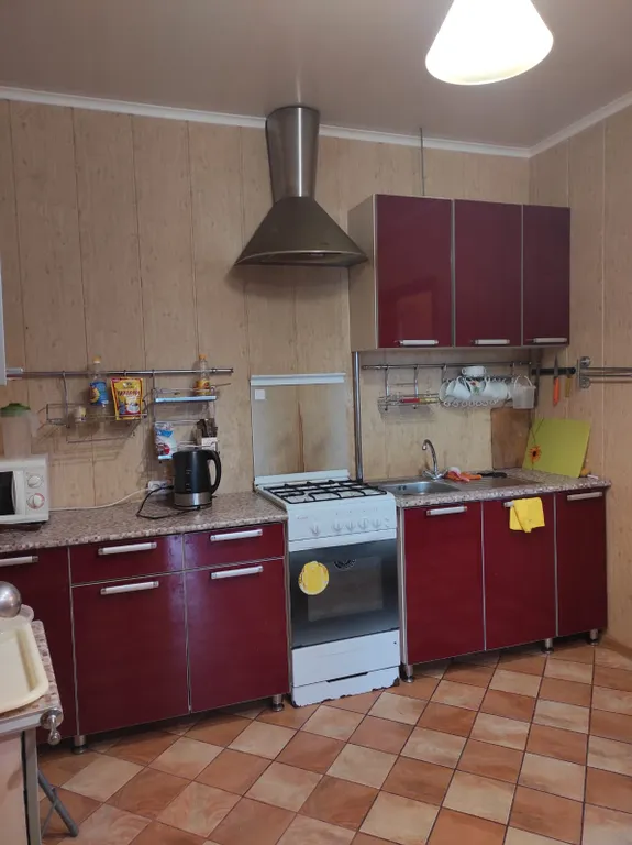 Дом с огороженной территорией