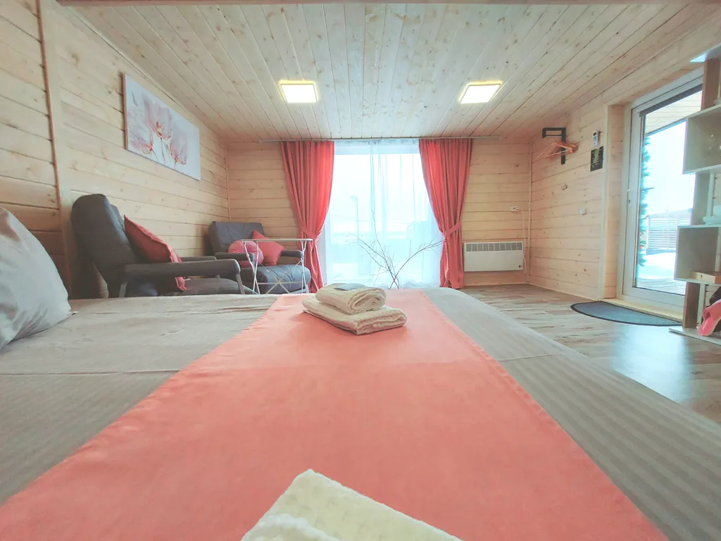 Дом с розовым чаном