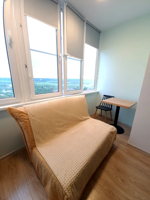 Новая евротрешка в центре города с красивым видом из окон