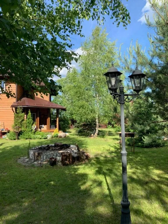 Двухэтажная загородная дача