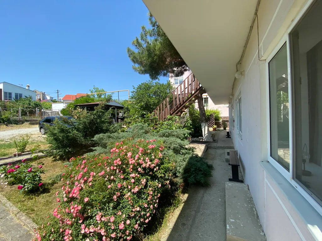 Квартира Квартира В розах и соснах утопает гостевой дом — Геленджик