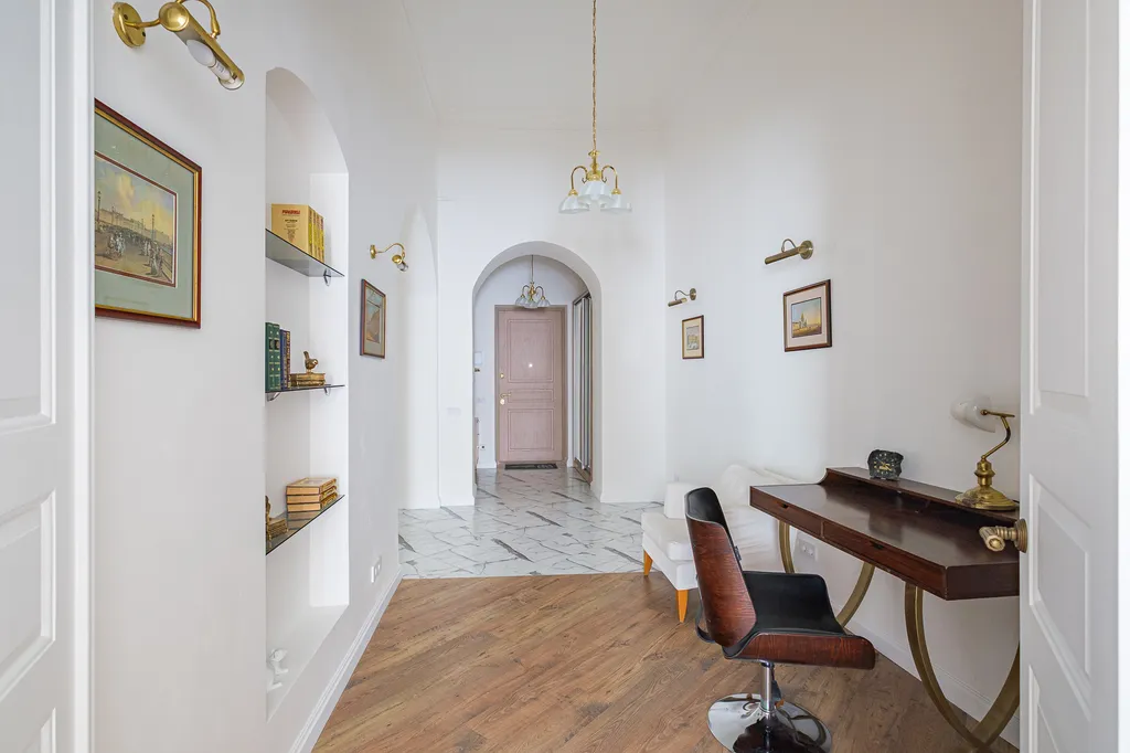 Элегантная квартира Delux с тремя спальнями, парковкой у Эрмитажа