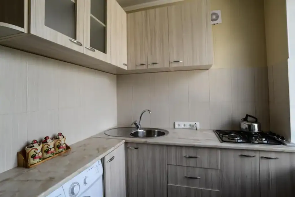 В тени эвкалипта