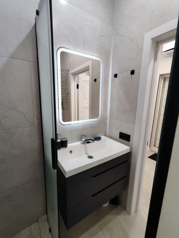 Просторные апартаменты с лоджией