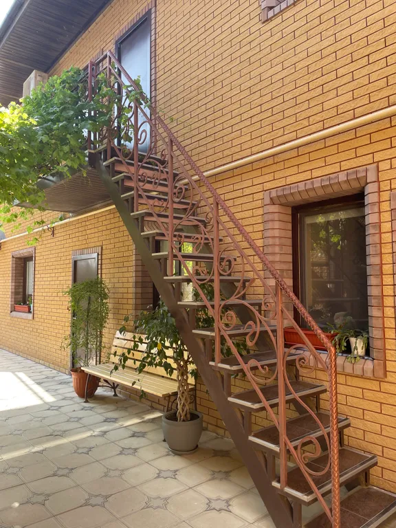 Апартаменты свой сад и парковка