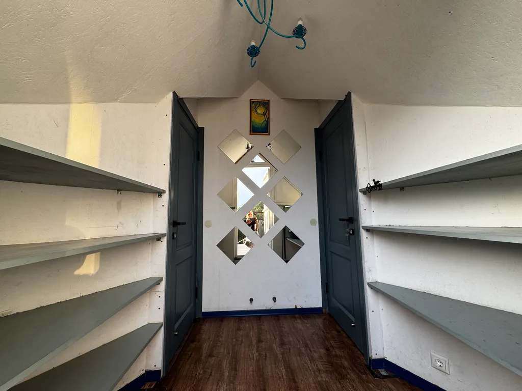 Квартира Квартира Апартамент с балконом на мансардном этаже с видом на море — Геленджик