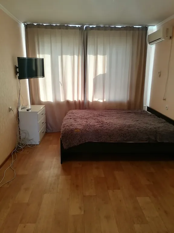 2-комнатная квартира с 3мя 2х спальными и диваном