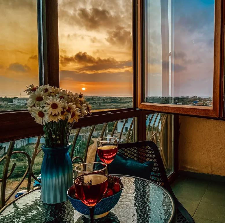 2-комнатные видовые апартаменты с бассейном у моря