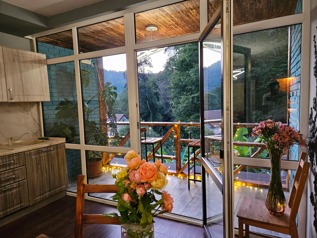 Коттедж Мансардный этаж с видом на лес вокруг — Сочи