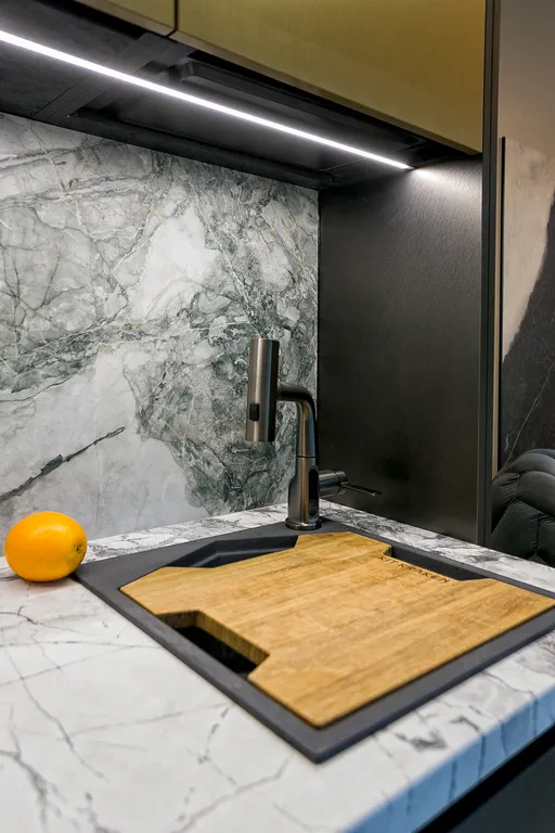 Апартаменты у моря с террасой свой пляж и бассейн в 2 минутах пешком