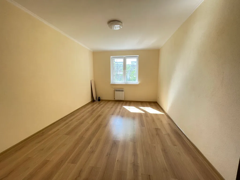 Просторная трехкомнатная квартира у моря