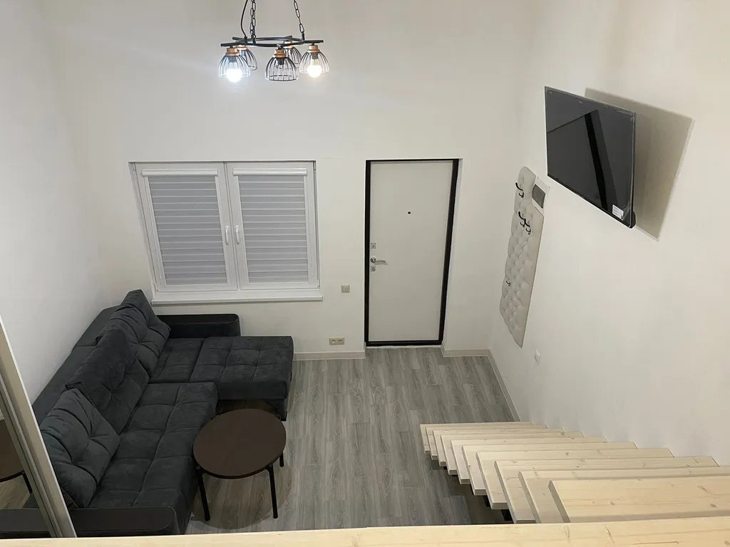 Студия в гостевом доме на 3 этаже с видом на море и горы