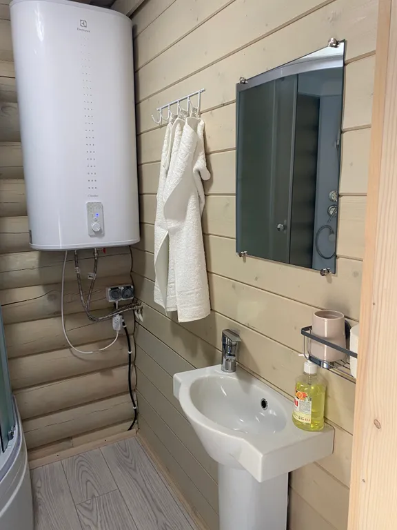 Дом на берегу озера