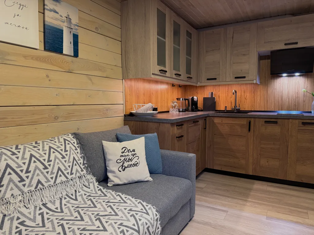 Коттедж Уютный домик в сосновом лесу — Кириши