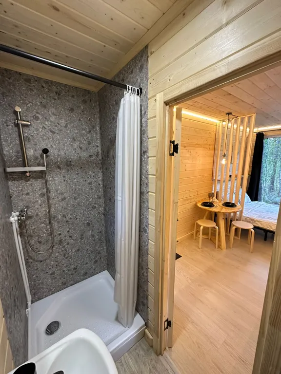 Коттедж Scandi black Уютный домик в сердце леса с панорамным окном — Березовский