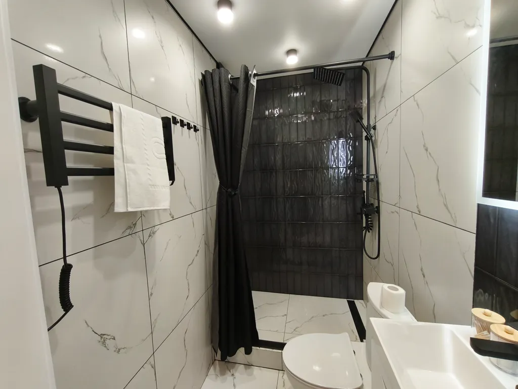 Домик с террасой и мангалом среди природы