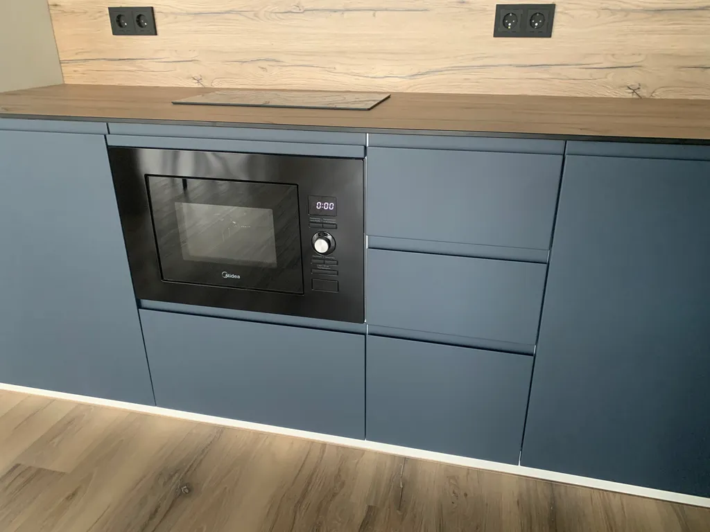 Элитная квартира с панорамным окнами витражами с видом на море