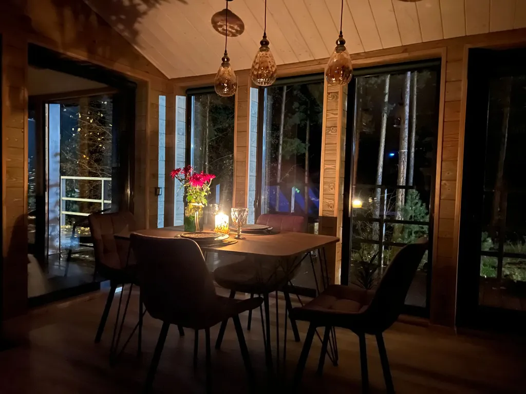 Дом 6 в лесу у реки