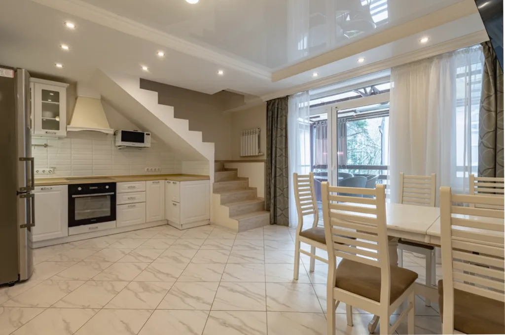 Двухэтажная квартира «отдых у ручья» со своей террасой и мангалом