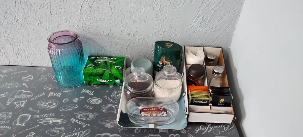 Студия с видом на поля и оранжевый закат