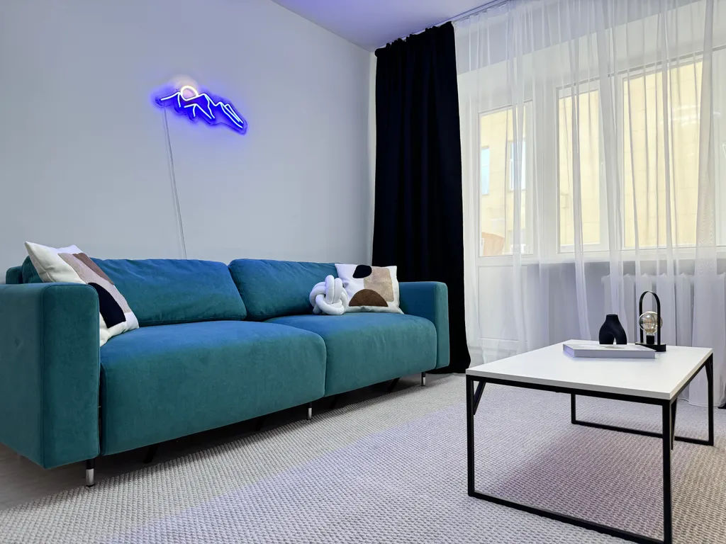 Стильная квартира с видом на колесо Обозрения