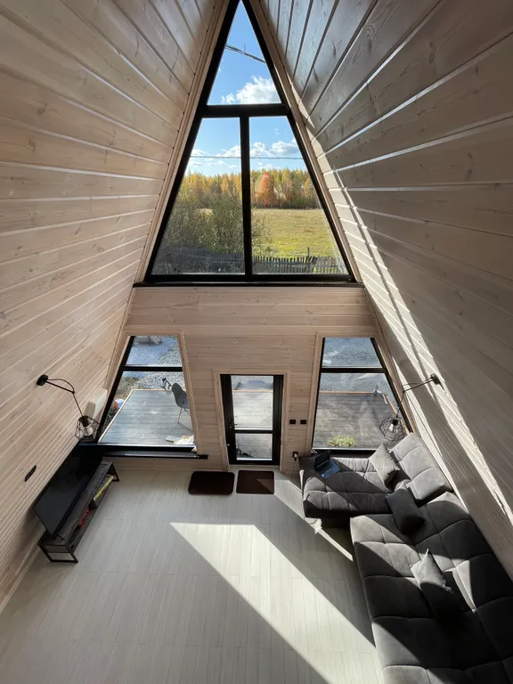 Треугольный дом Афрейм с видом на лес и подогреваемым бассейном