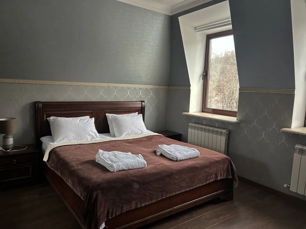 Трёхкомнатная квартира с балконом (96кв.м.)