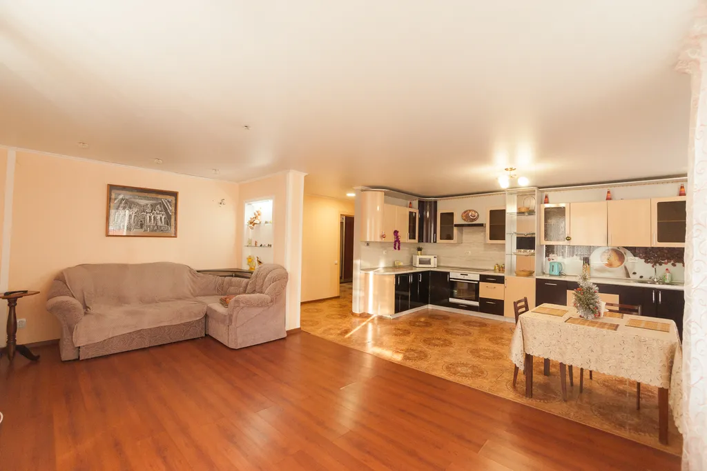 Уютная трехкомнатная  квартира в центре — аренда посуточно в Нефтекамск