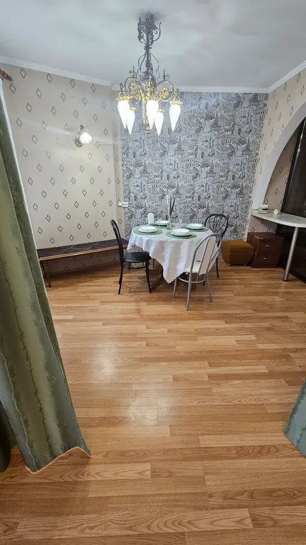 Большая просторная квартира с гостинной