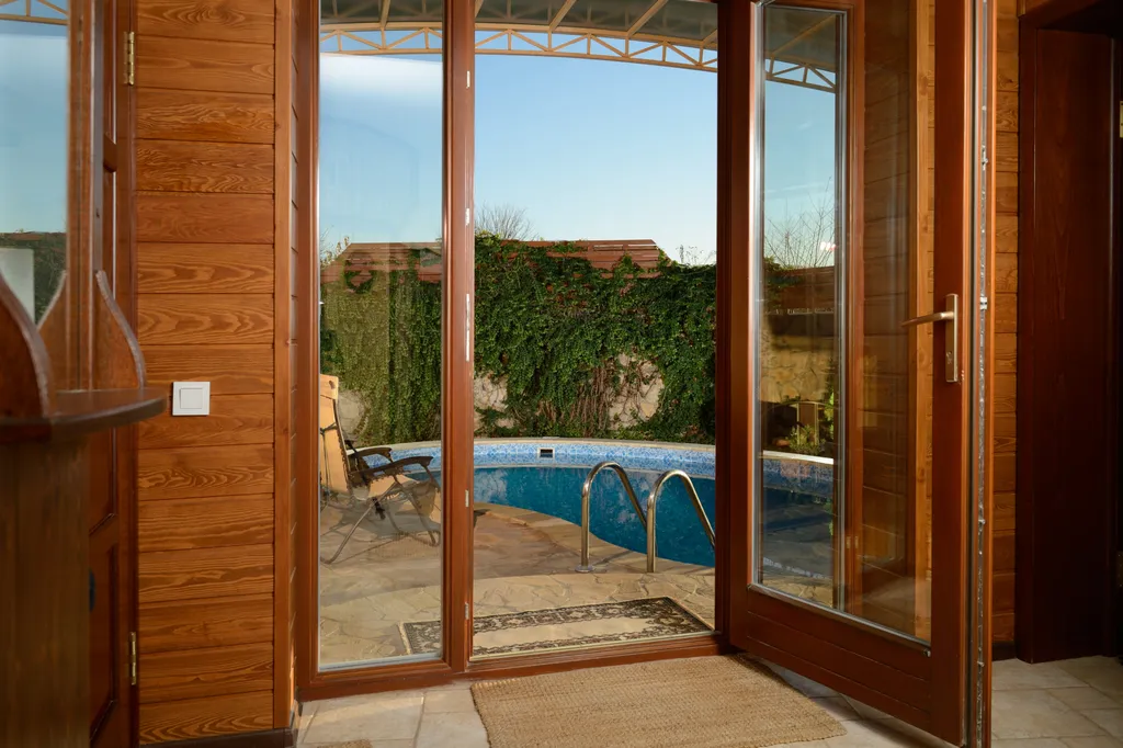 Дом с бассейном и баней для уединенного отдыха