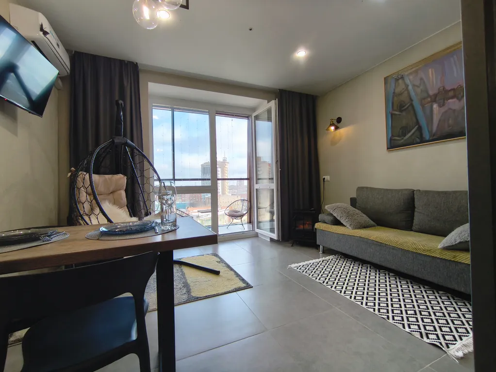 Стильные апартаменты в центре, панорамным видом на город